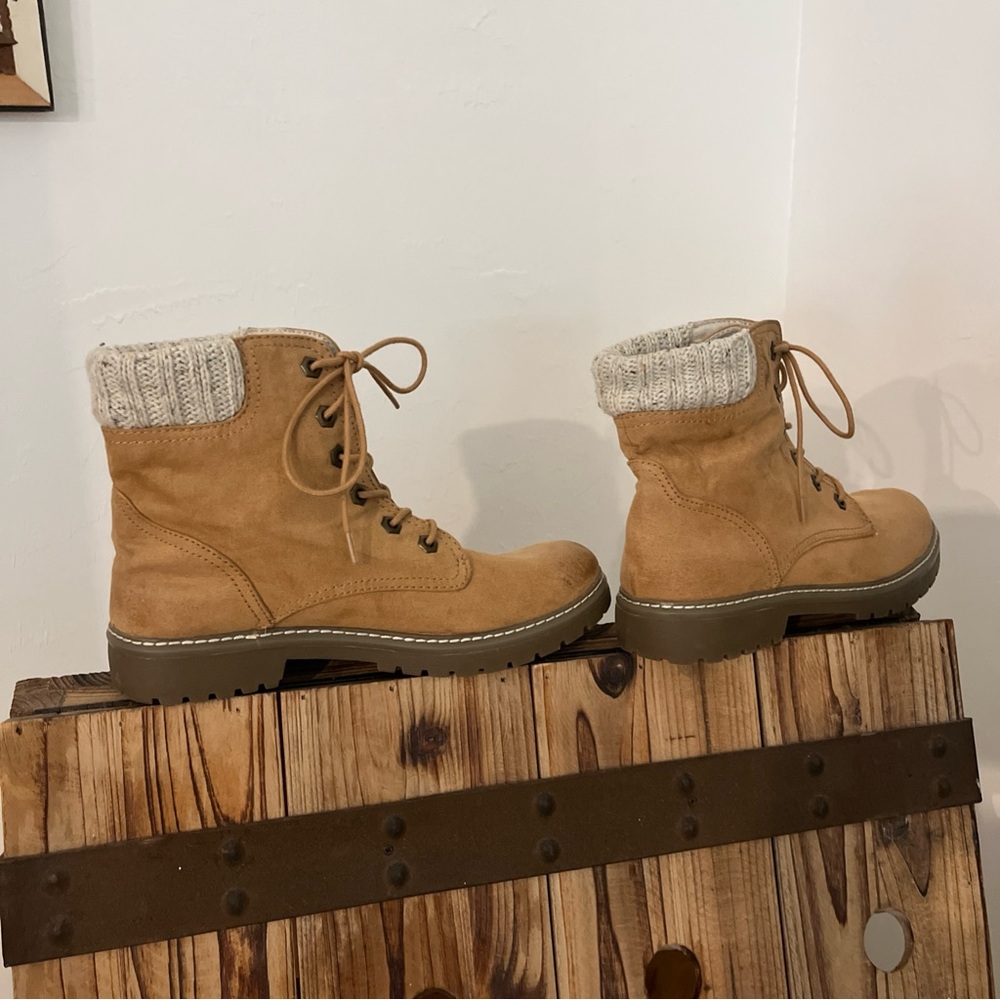 Mossimo supply co Women's Combat Boots Sherpa Winter Hiking Camping Size 9.5